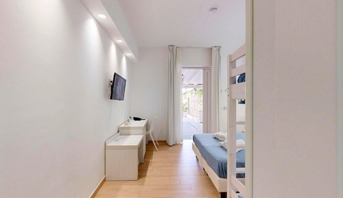 Economy Quadruple Room