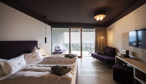 Design Suite, 1 King Bed, Balcony