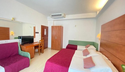 Deluxe Quadruple Room, Balcony, Garden View