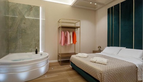 Double Room, Hot Tub
