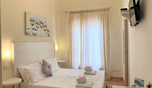 Classic Double or Twin Room, Private Bathroom, City View