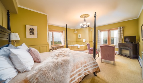 Cambridge - Deluxe Room, 1 Queen Bed