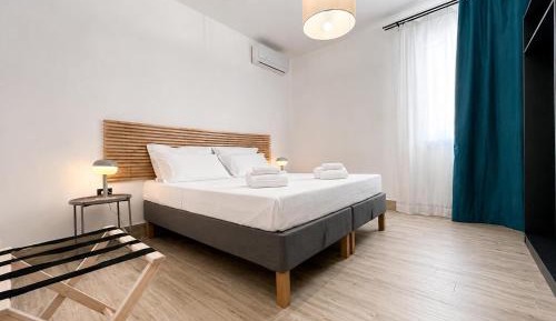 Classic One-Bedroom Apartment with King Bed