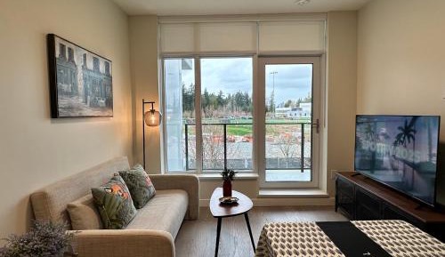 One-Bedroom Apartment with View
