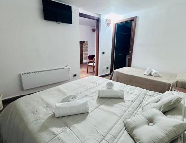 Quadruple Room with Private Bathroom