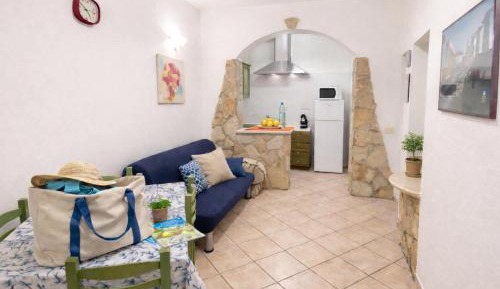 Apartment with Garden View