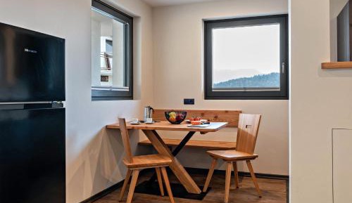 Two-Bedroom Deluxe Apartment with Garden View