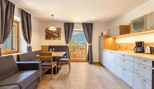 Two-Bedroom Deluxe Apartment with Garden View