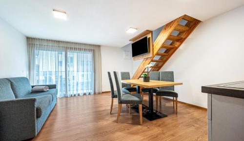 Two-Bedroom Deluxe Apartment with Balcony