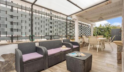 Two-Bedroom Deluxe Apartment with Garden View