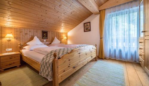 Two-Bedroom Deluxe Apartment with Garden View