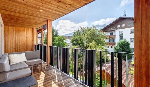 Two-Bedroom Deluxe Apartment with Garden View