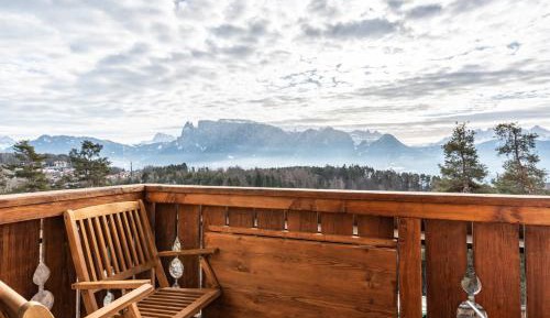 Two-Bedroom Deluxe Apartment with Garden View