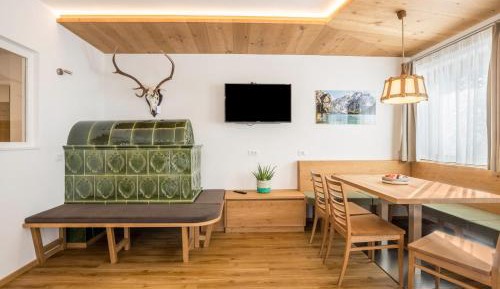Two-Bedroom Deluxe Apartment with Garden View