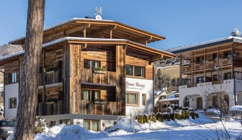Two-Bedroom Deluxe Apartment with Balcony