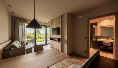 One-Bedroom Apartment with Garden View