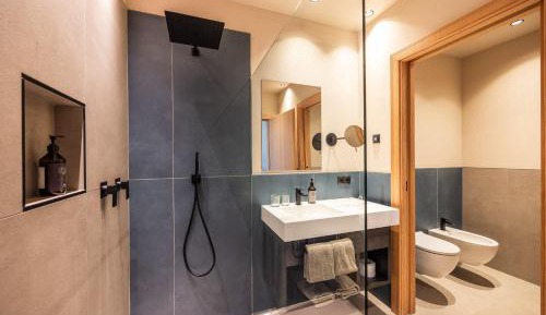 Superior One-Bedroom Apartment with Balcony