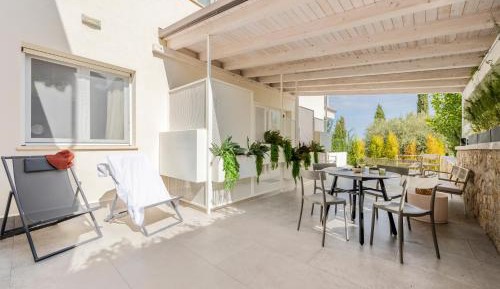 Studio Apartment with Sea View