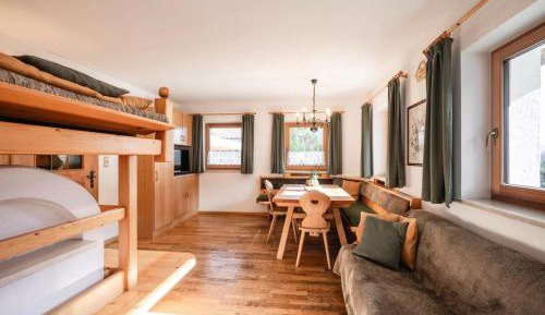 Three-Bedroom Apartment with Mountain View