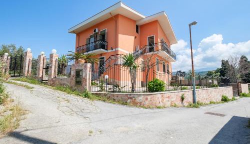 Two-Bedroom Deluxe Apartment with Ocean View