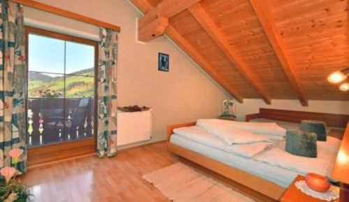 Superior One-Bedroom Apartment with Balcony