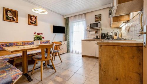 Two-Bedroom Deluxe Apartment with Garden View