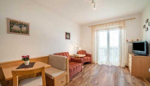 Superior One-Bedroom Apartment with Balcony