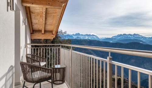 Two-Bedroom Deluxe Apartment with Garden View