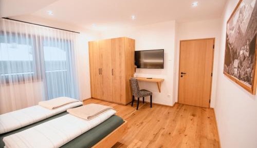 Two-Bedroom Deluxe Apartment with Balcony