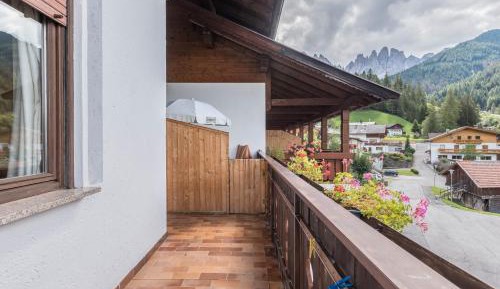 Two-Bedroom Deluxe Apartment with Garden View