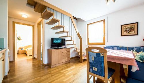 Two-Bedroom Deluxe Apartment with Garden View