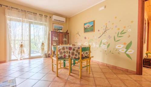 Two-Bedroom Deluxe Apartment with Balcony