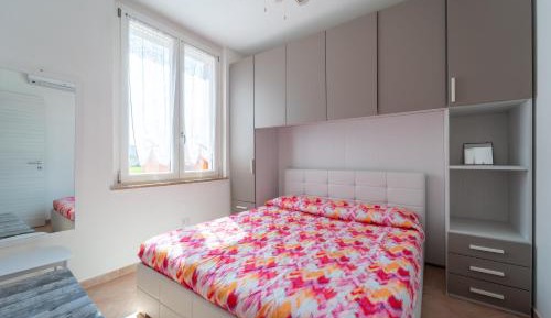 One-Bedroom Apartment with Balcony