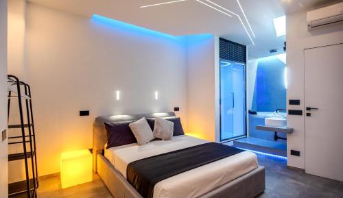 Two-Bedroom Apartment with Spa Bath