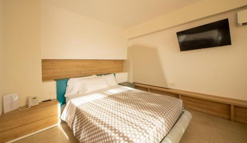 Deluxe Double Room with Balcony and Sea View