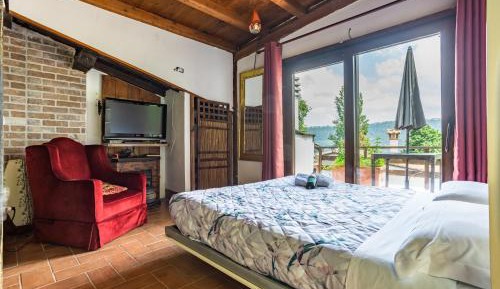 Villa with Garden View