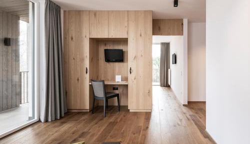 Suite with Mountain View