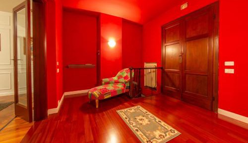 Deluxe One-Bedroom Apartment with Garden View