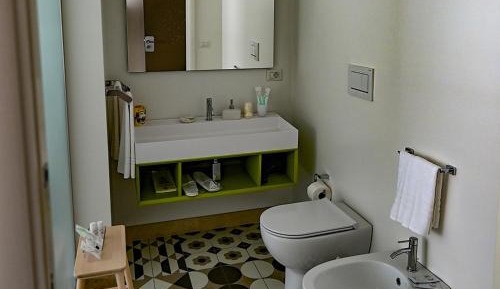 Standard Queen Room