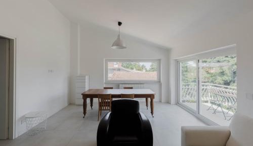 Three-Bedroom Deluxe Apartment