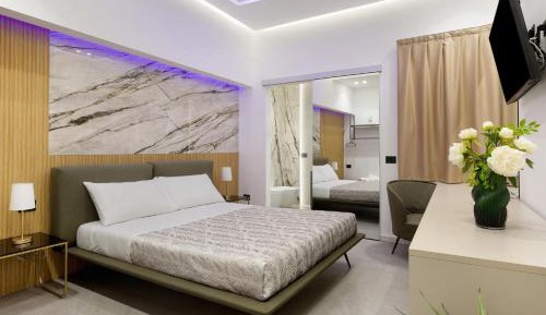 Standard Queen Room