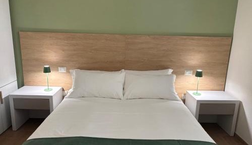 Deluxe Double Room (2 Adults + 1 Child)