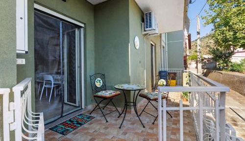 Superior One-Bedroom Apartment with Balcony