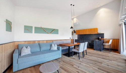 Two-Bedroom Deluxe Apartment with Garden View