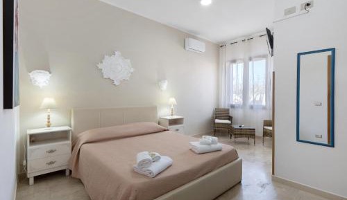 Standard Queen Room