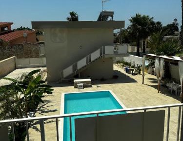 One-Bedroom Apartment with Pool View