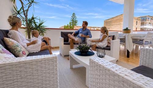 Three-Bedroom Apartment with Balcony