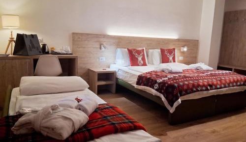 Deluxe Quadruple Room with Spa Access