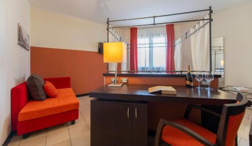 Deluxe Room (1 adult + 1 child)
