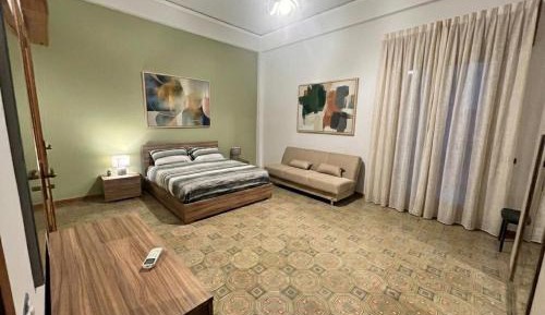 Deluxe Room (2 Adults + 1 Child)